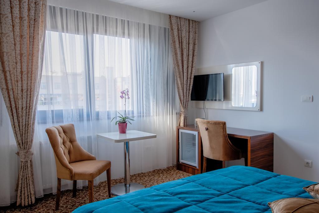 New Hotel Іліджа Екстер'єр фото