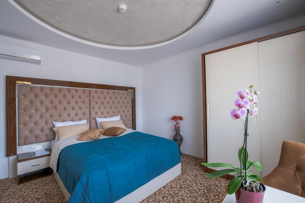 New Hotel Іліджа Екстер'єр фото