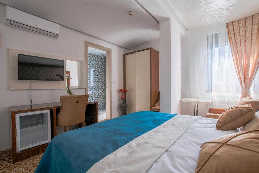 New Hotel Іліджа Екстер'єр фото