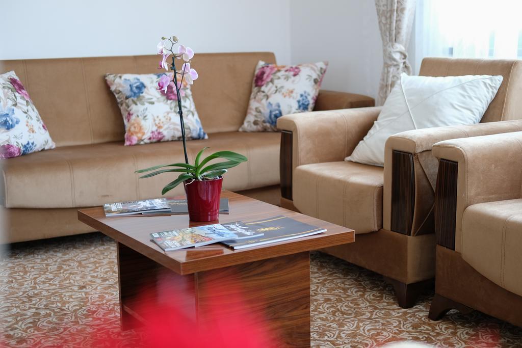 New Hotel Іліджа Екстер'єр фото