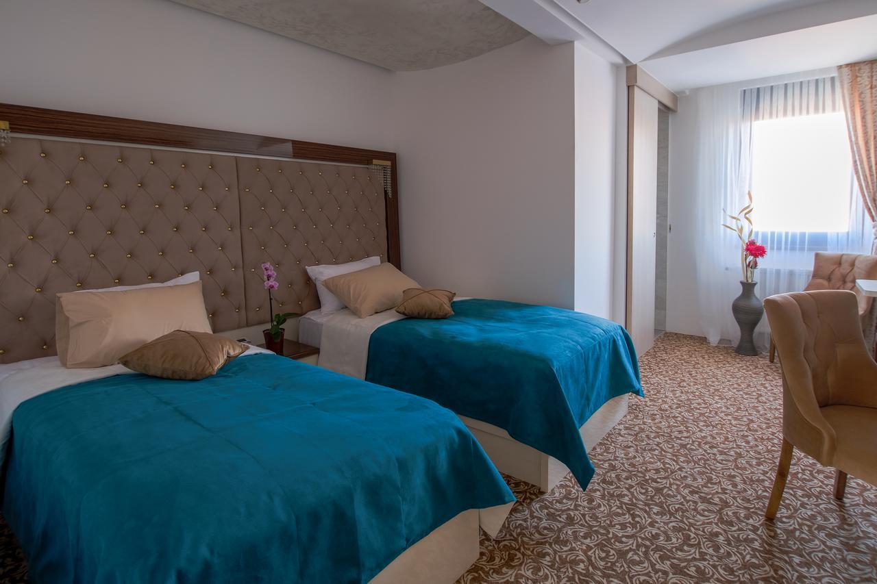 New Hotel Іліджа Екстер'єр фото