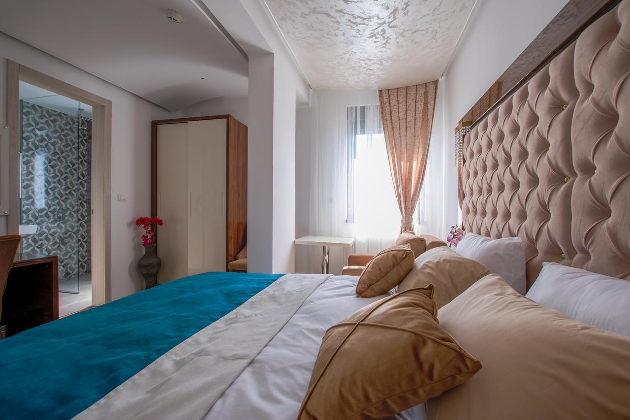 New Hotel Іліджа Екстер'єр фото