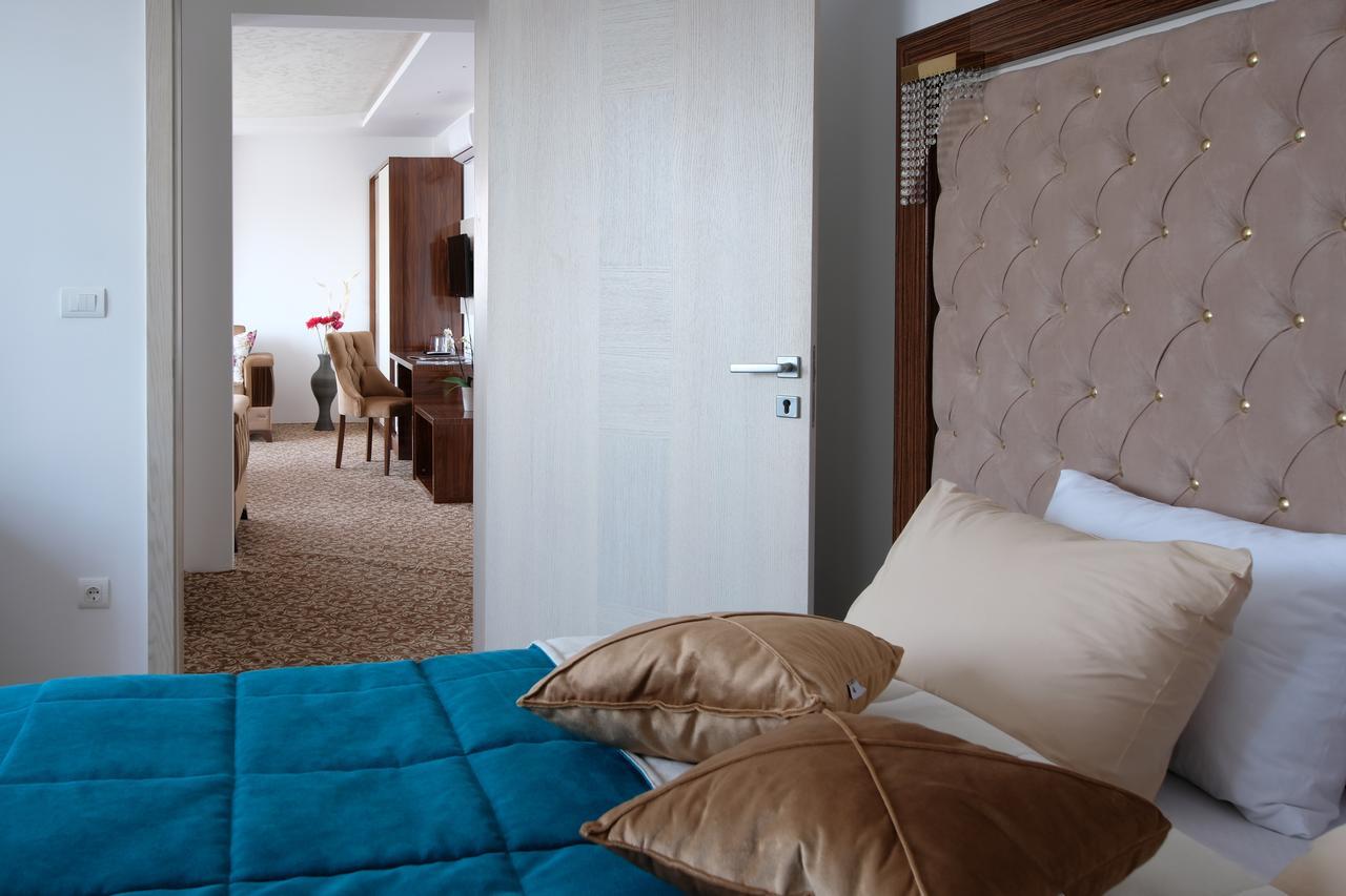 New Hotel Іліджа Екстер'єр фото