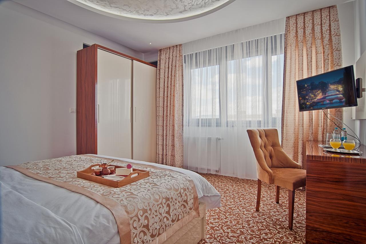 New Hotel Іліджа Екстер'єр фото