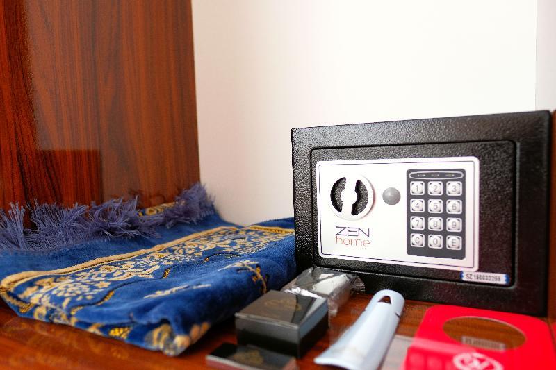 New Hotel Іліджа Екстер'єр фото