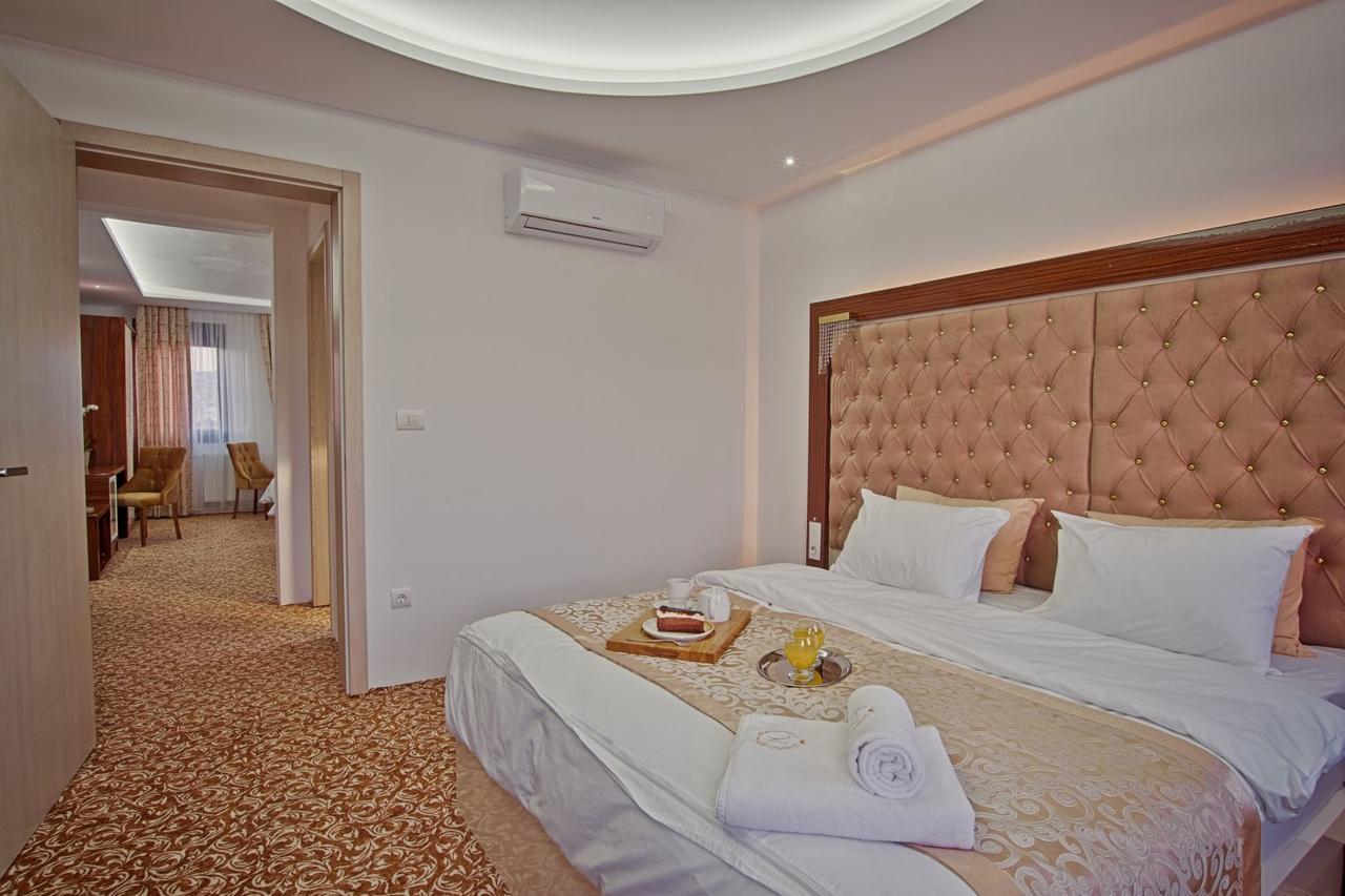 New Hotel Іліджа Екстер'єр фото
