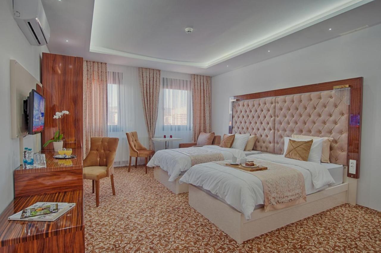 New Hotel Іліджа Екстер'єр фото