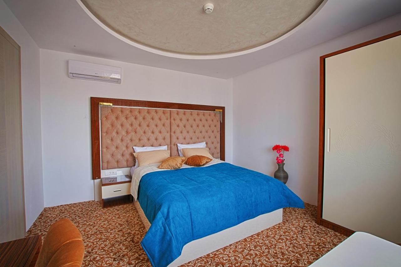 New Hotel Іліджа Екстер'єр фото