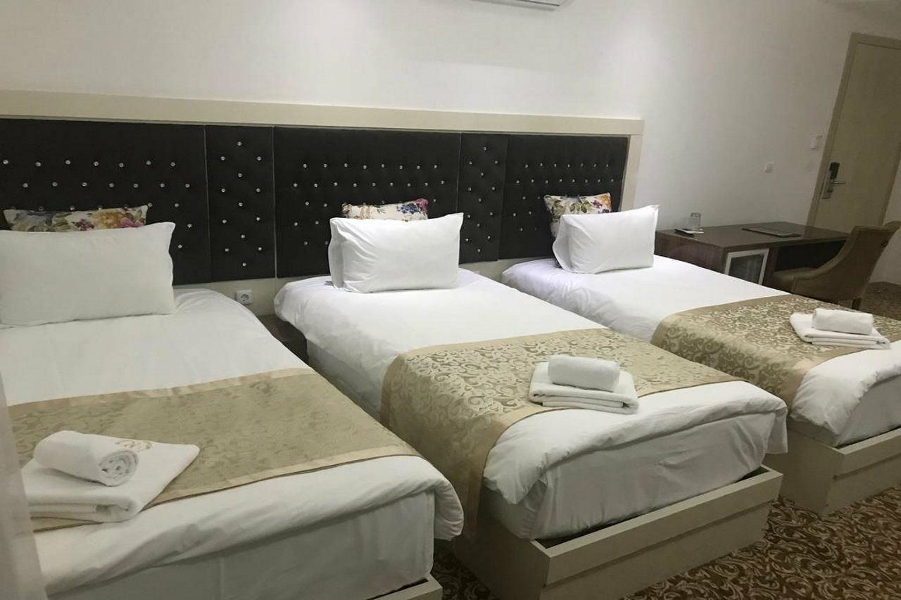 New Hotel Іліджа Екстер'єр фото